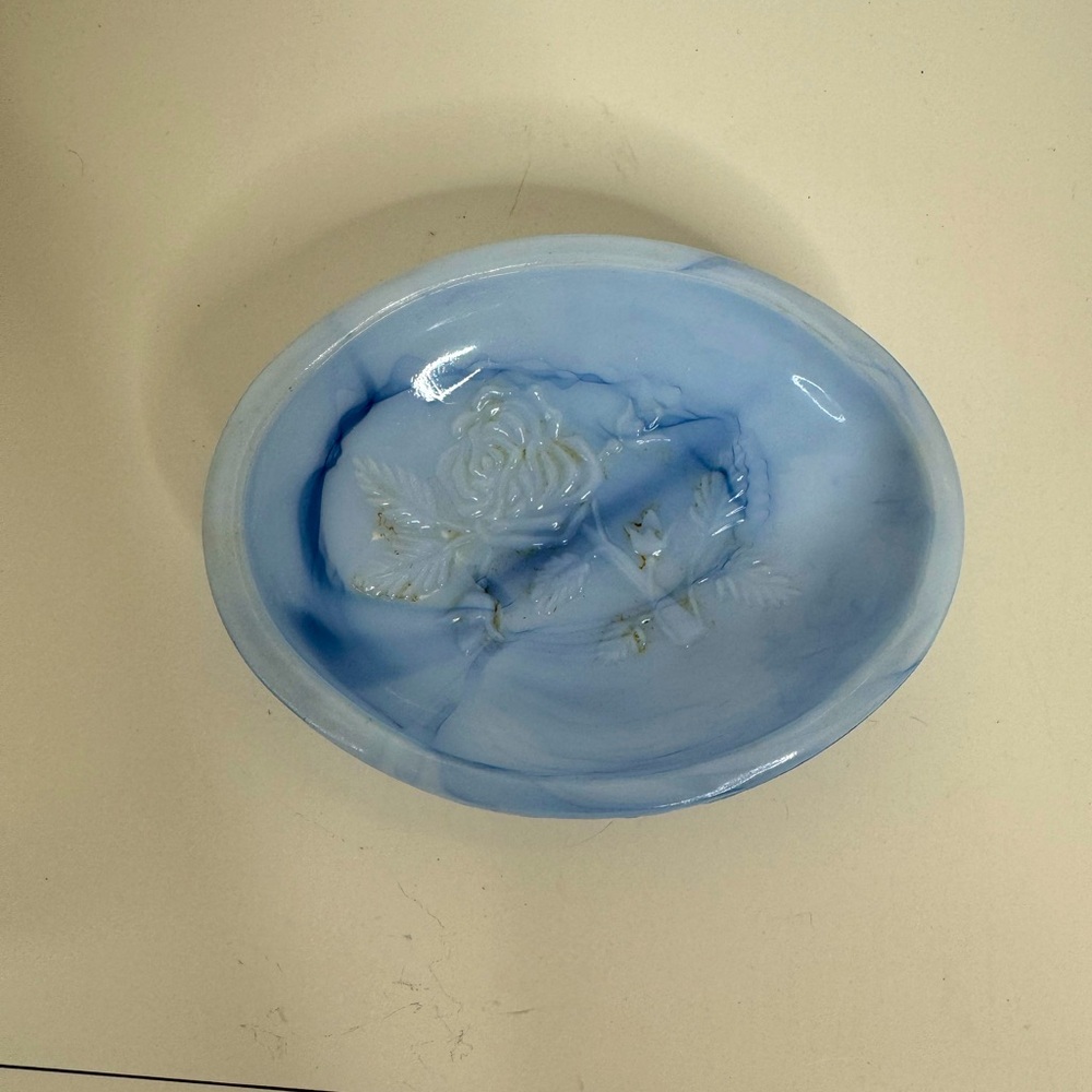 Vintage 1978 Avon Milk Blue Victorian Rose Soap or Trinket Dish.